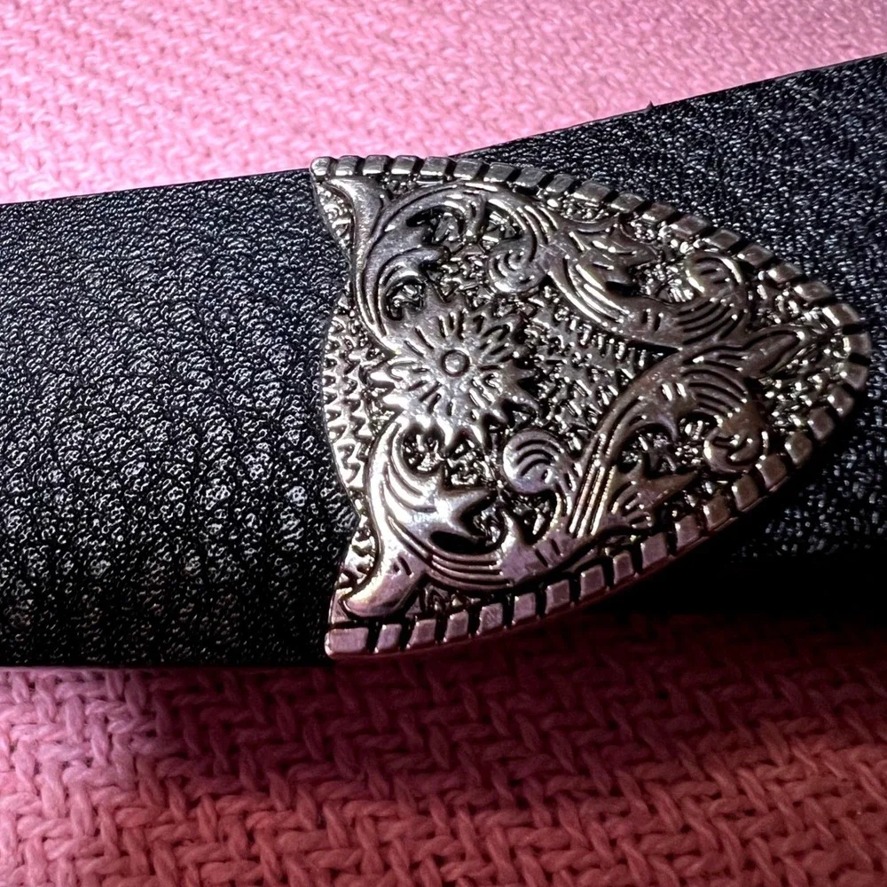 NOT FOR SALEWomens Western Black‎ Faux Leather Belt Silver Ornate Engraved
